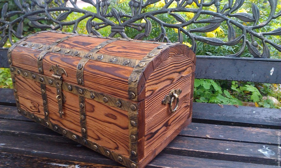 Антикварный сундук