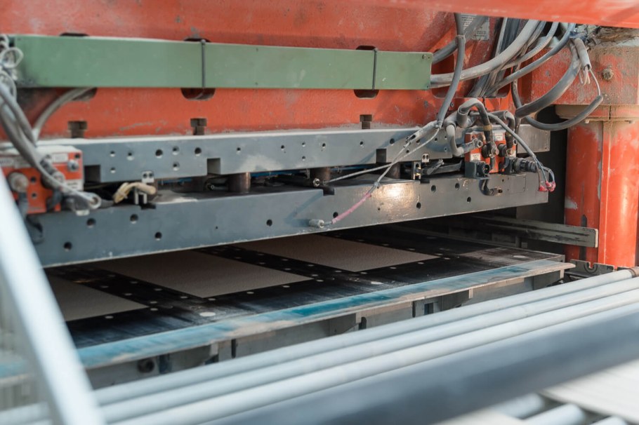 Прессование керамической плитки