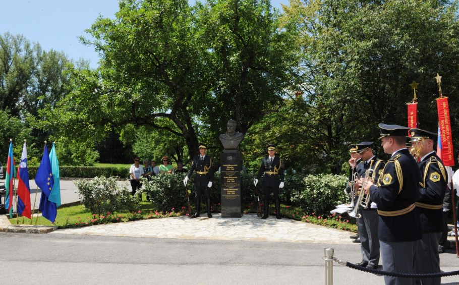 Словения город Нова Горица музей Мехти Гусейнзаде