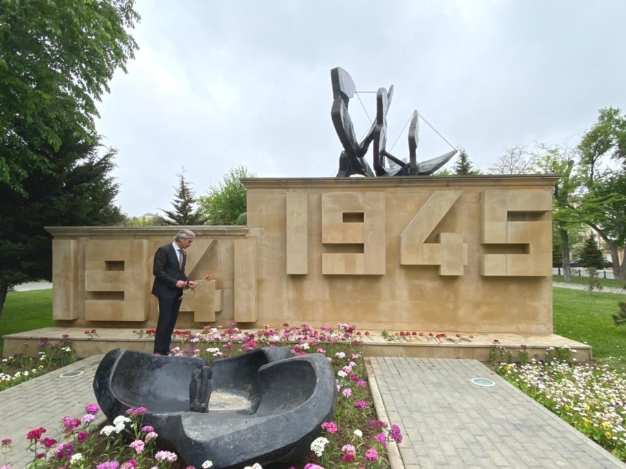 1941-1945 Памятник Баку