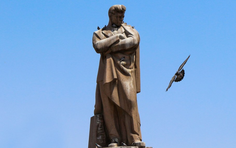 Памятник Джафару Джаббарлы