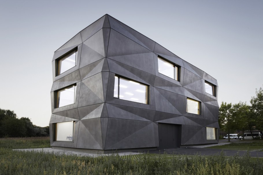 Фасад здания