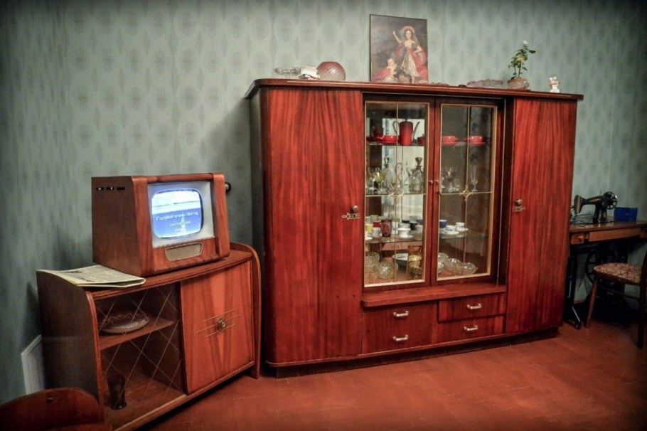 Сервант Хельга год 60-70