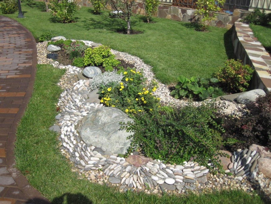 Лошафт каменный ручей Альпийская горка