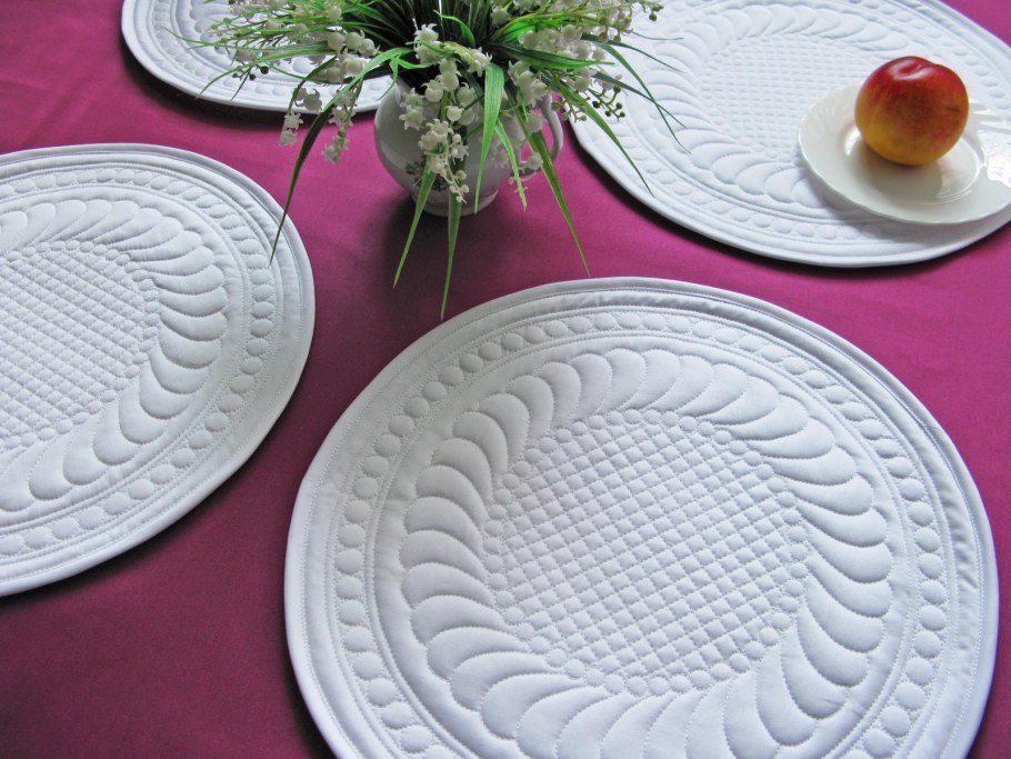 Салфетки на овальный стол под тарелки