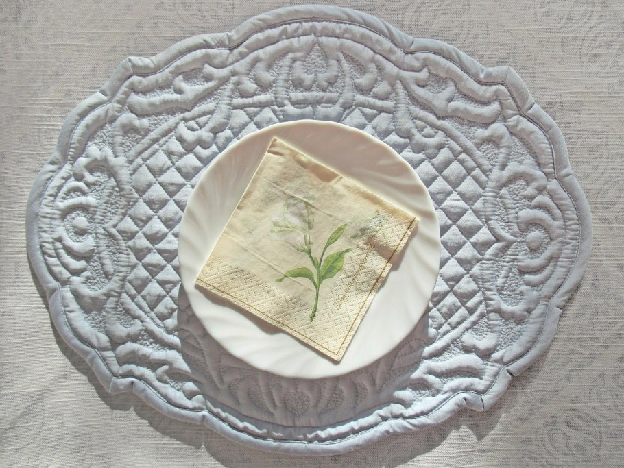 Стеганые салфетки под тарелки