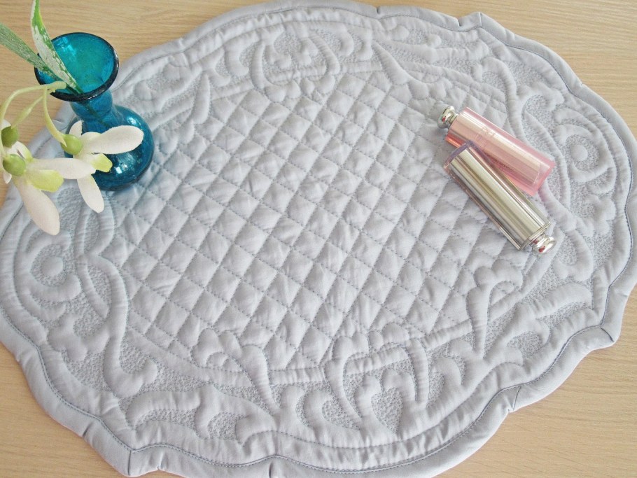Стеганая салфетка на стол