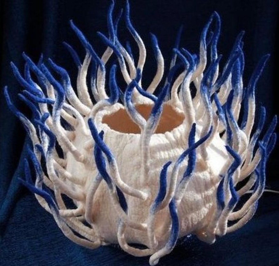 Валяный светильник