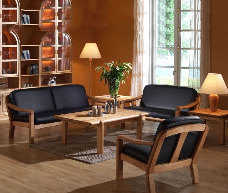 Кресла и столик в гостиную