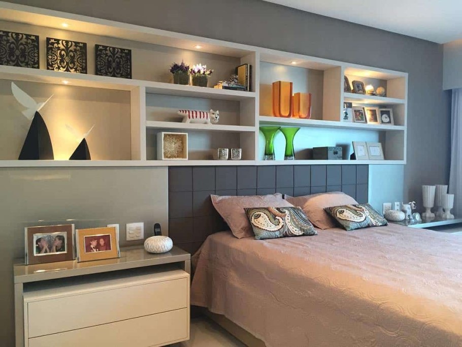 Спальня с полками