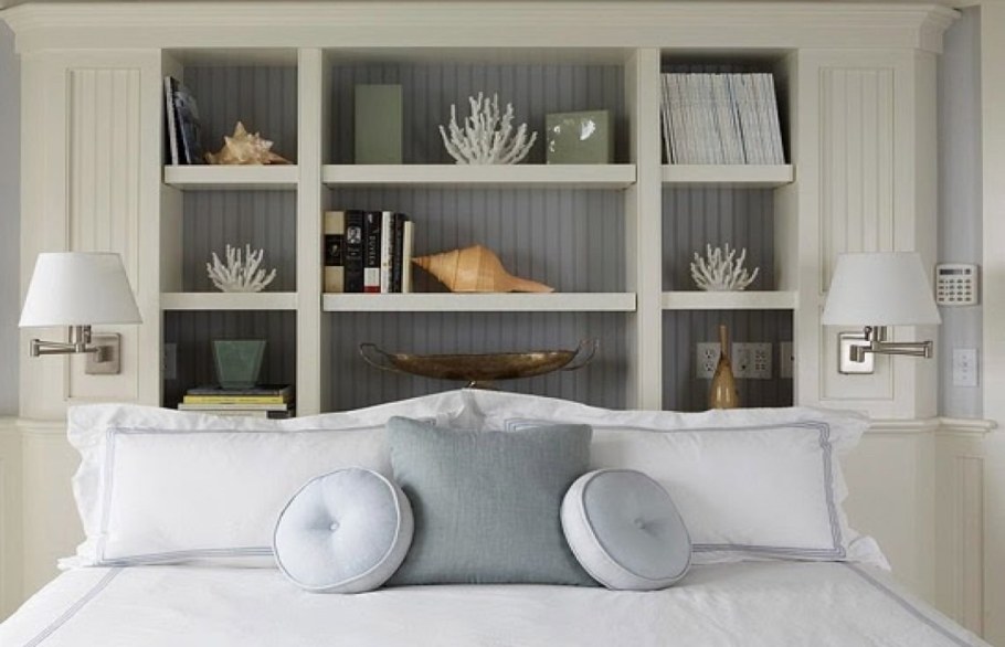 Полки над кроватью