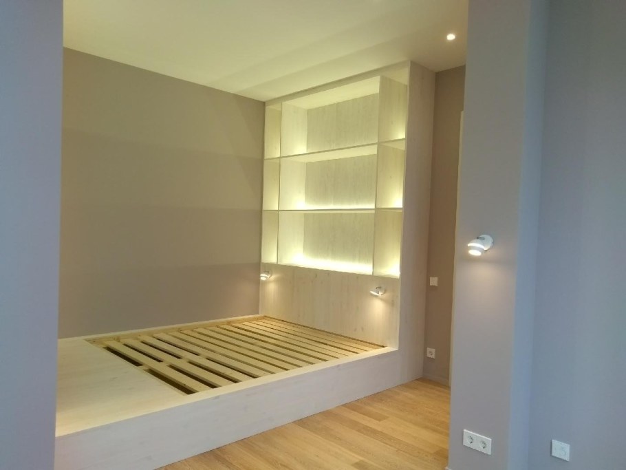 Кровать встроенная в нишу