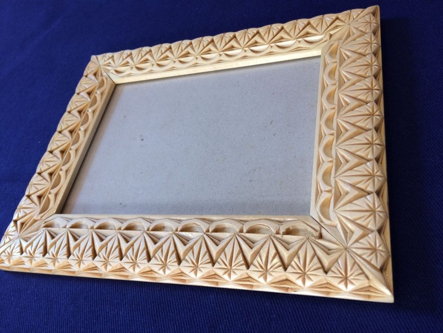 Резьба по дереву рамки