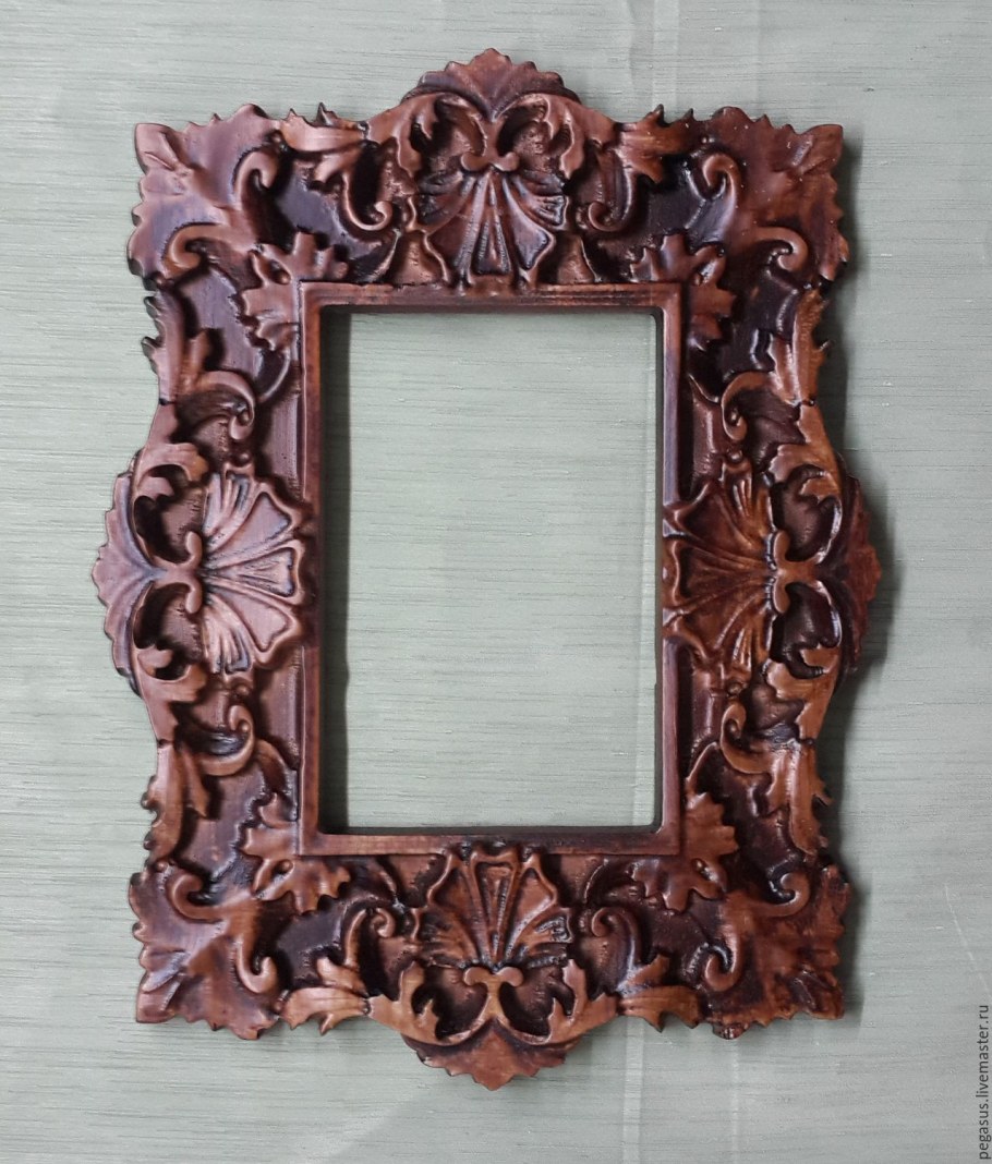 Деревянная резная рамка
