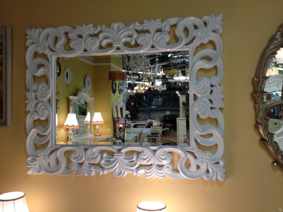 Ажурная рамка для зеркала