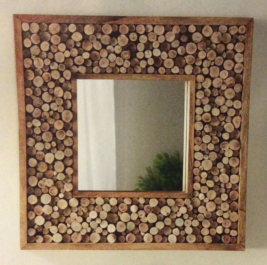 Рама для зеркала из пробок