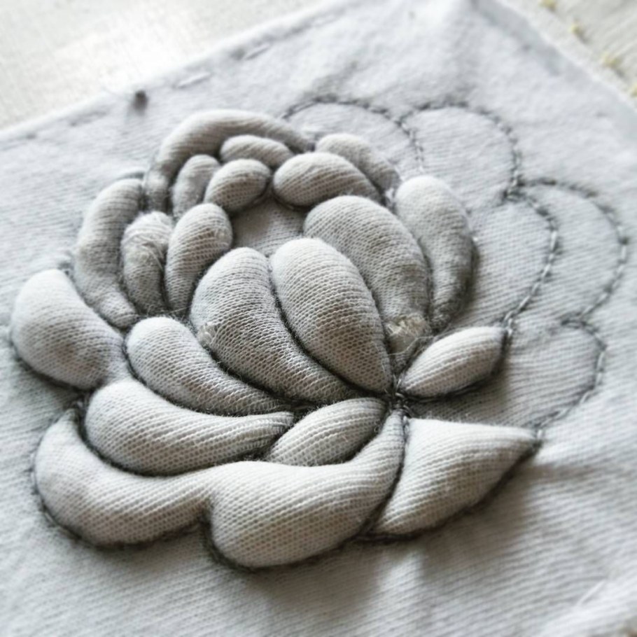 Техника вышивки трапунто