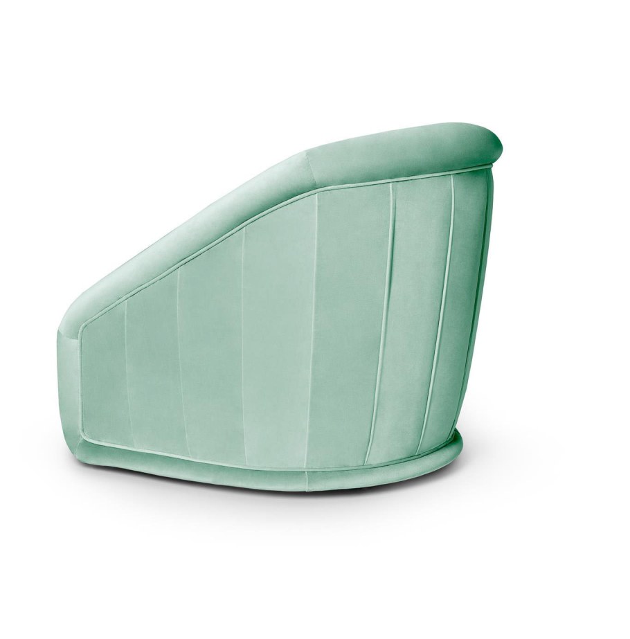 Кресло мятное на белом фоне