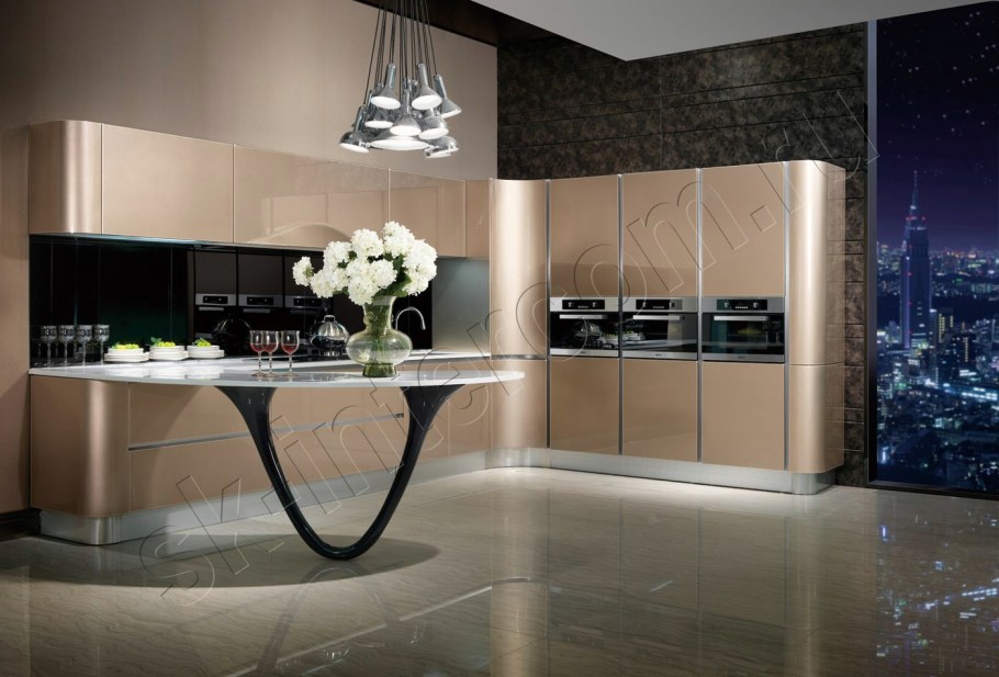 Кухня цвета шампань