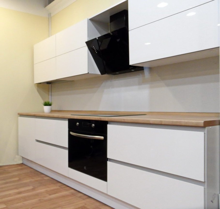 Кухонный гарнитур с интегрированными ручками