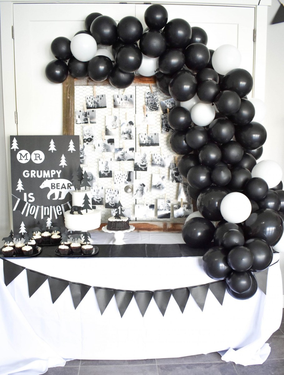 Вечеринка в черно-белом стиле