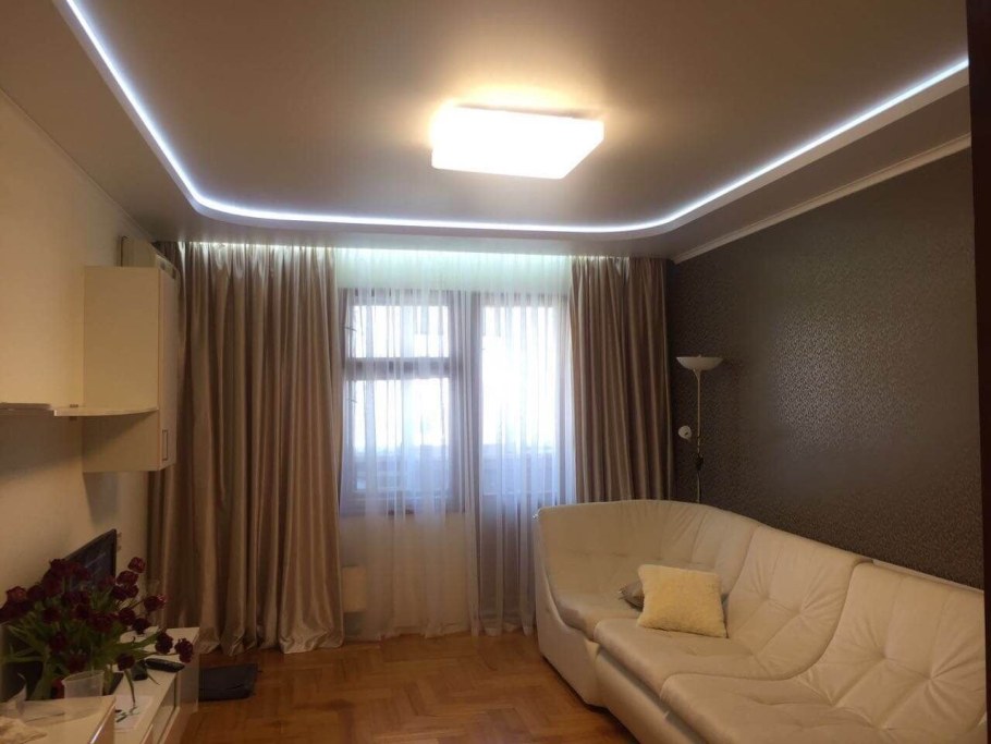 Двухуровневые натяжные потолки с подсветкой