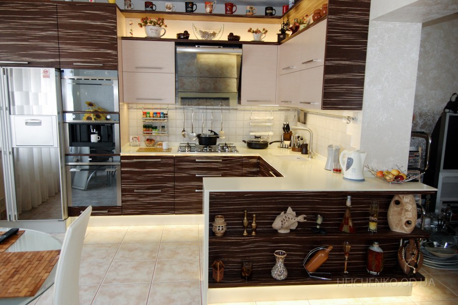 Кухня Эггер зебрано