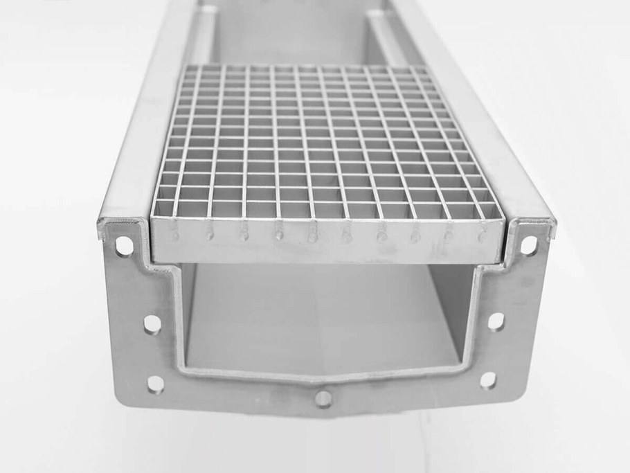 Лоток металлический с решеткой ø 110 Чистозор