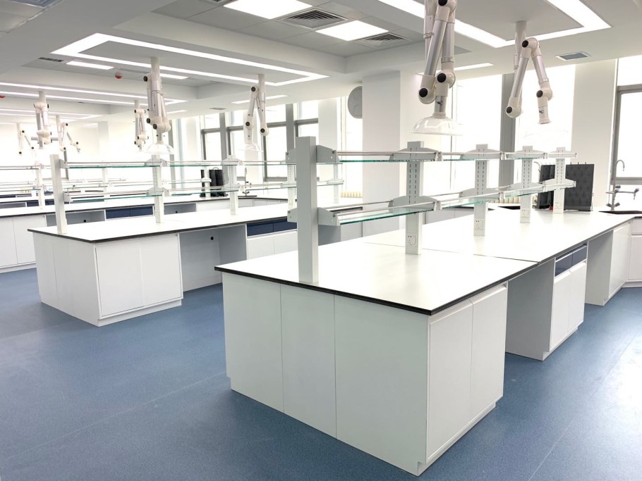 Лаборатория на острове