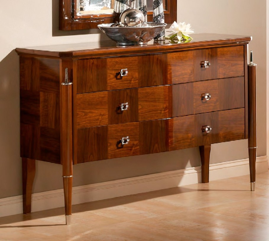 Комод в испанском стиле