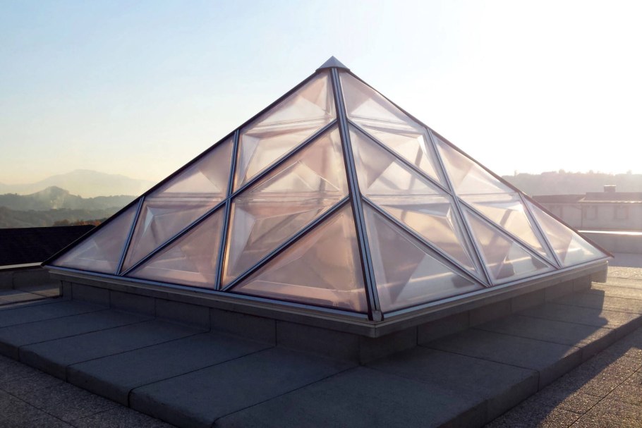 Зенитный фонарь Лерон