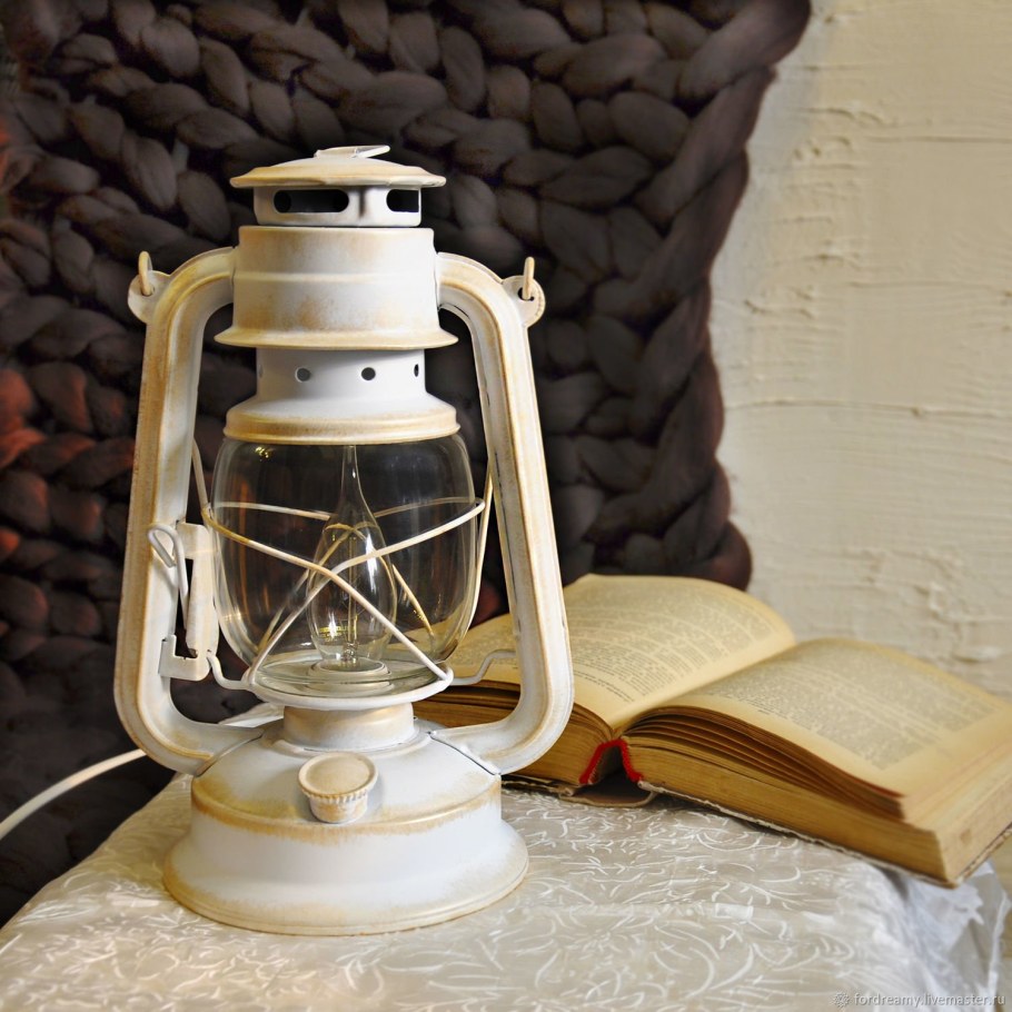 Настольная лампа керосинка электрическая
