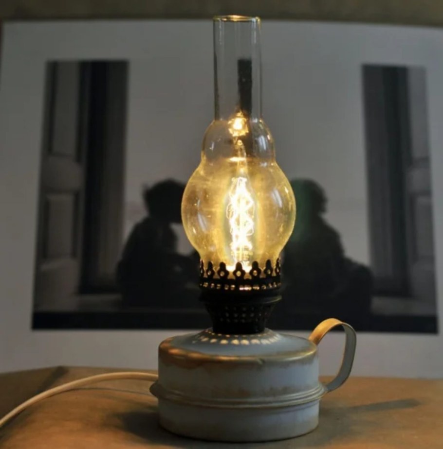 Светильник из керосиновой лампы