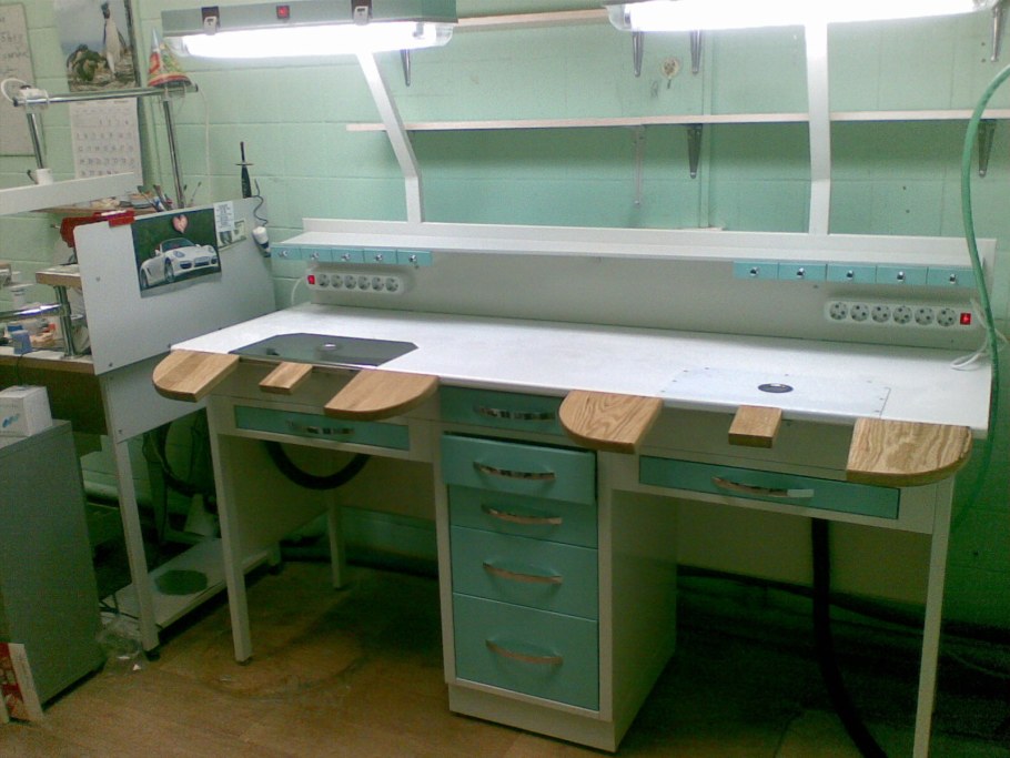 Стол гипсовочный зуботехнический