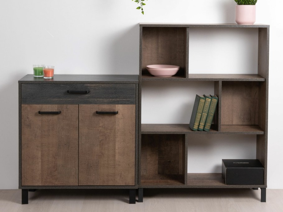 Комод Стронг,Моби