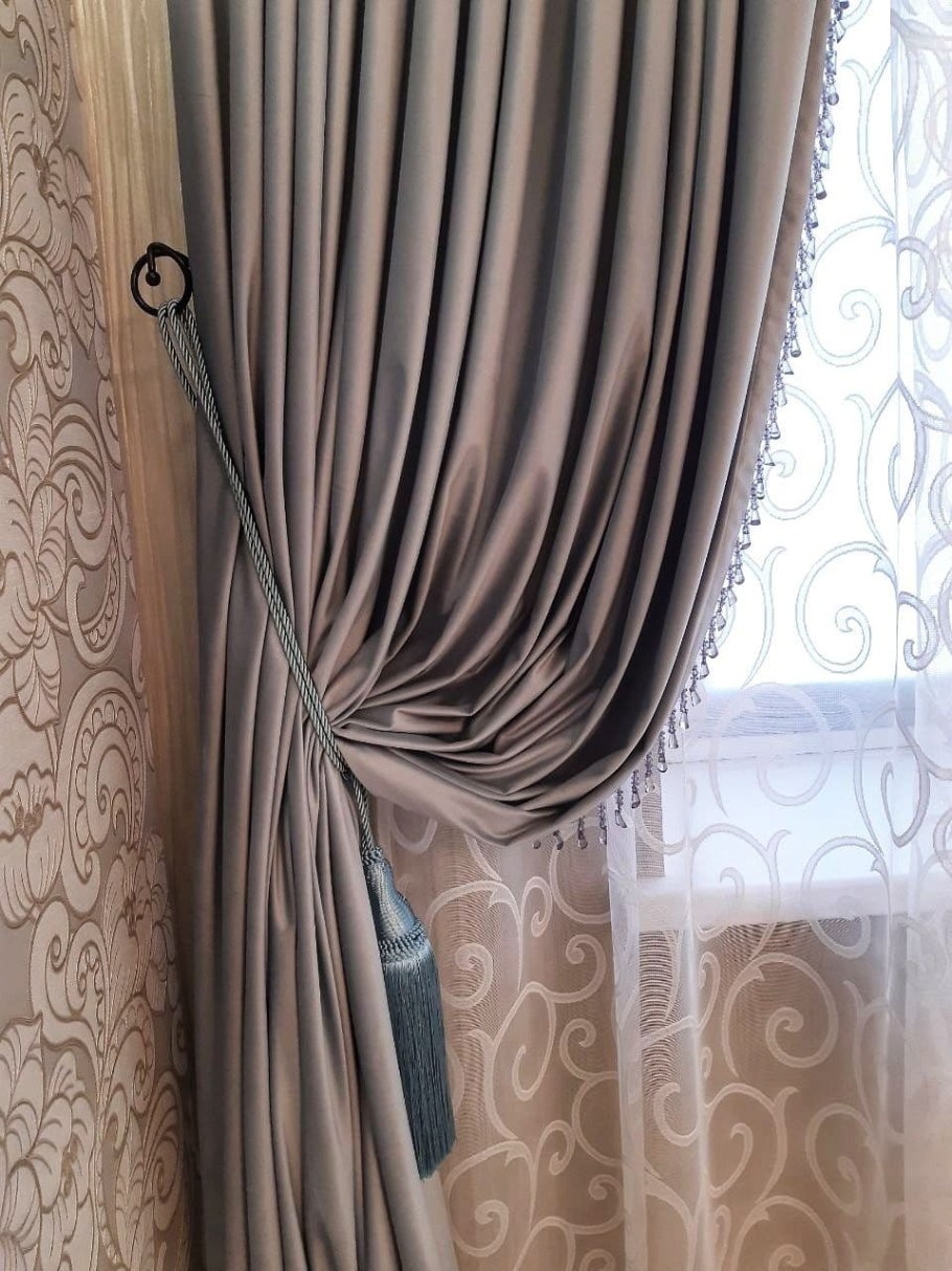 Шторы на люверсах с подхватами