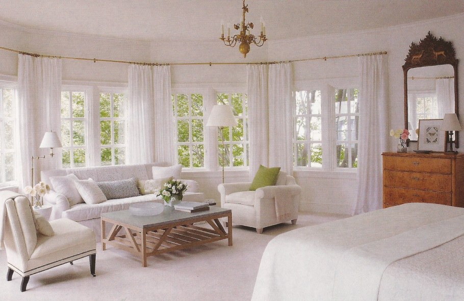 Спальня с эркером американский стиль