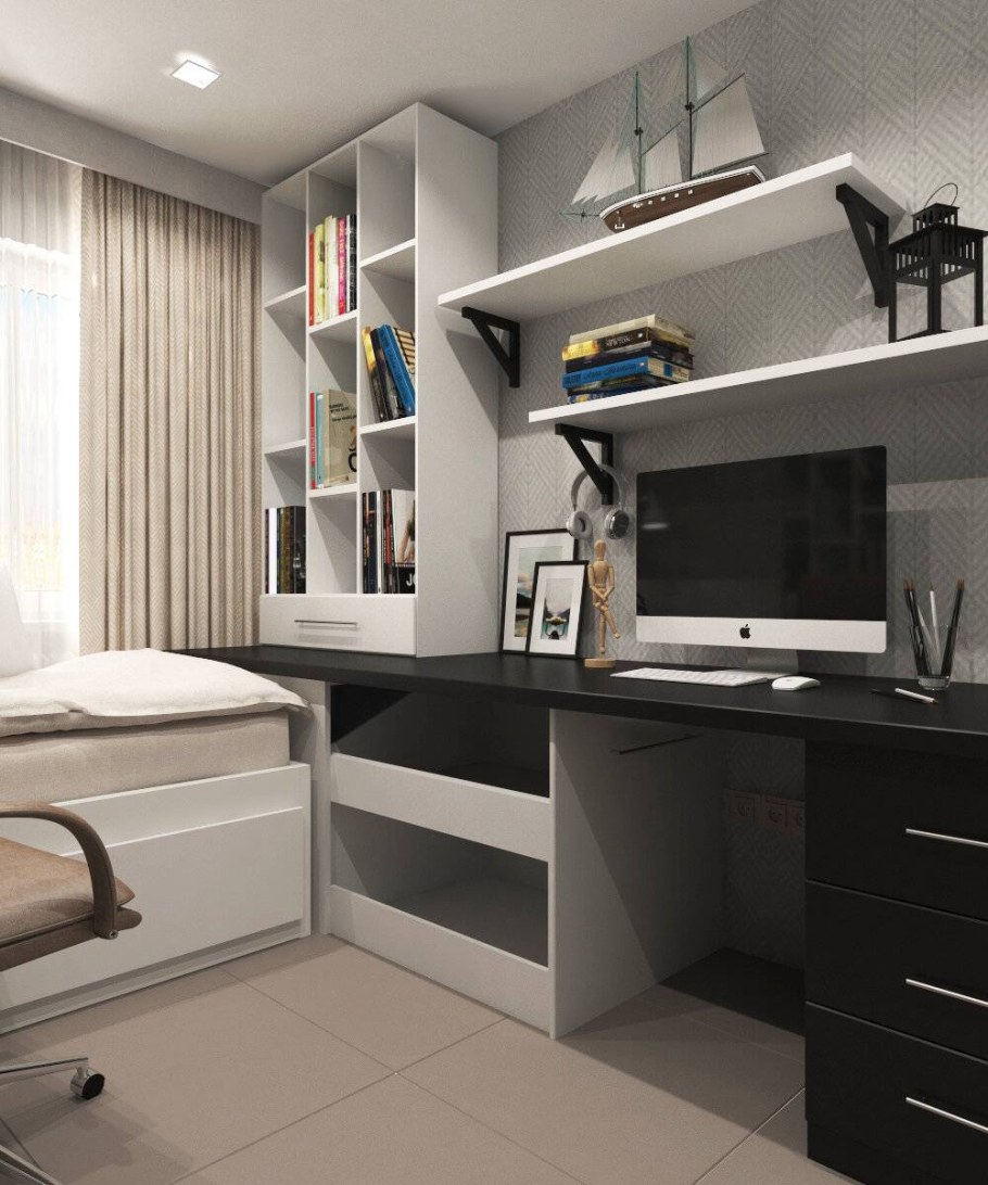 Компьютерный стол в спальне