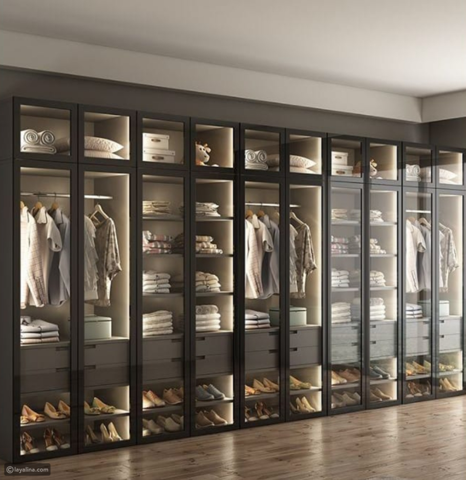 Шкаф с прозрачными дверцами