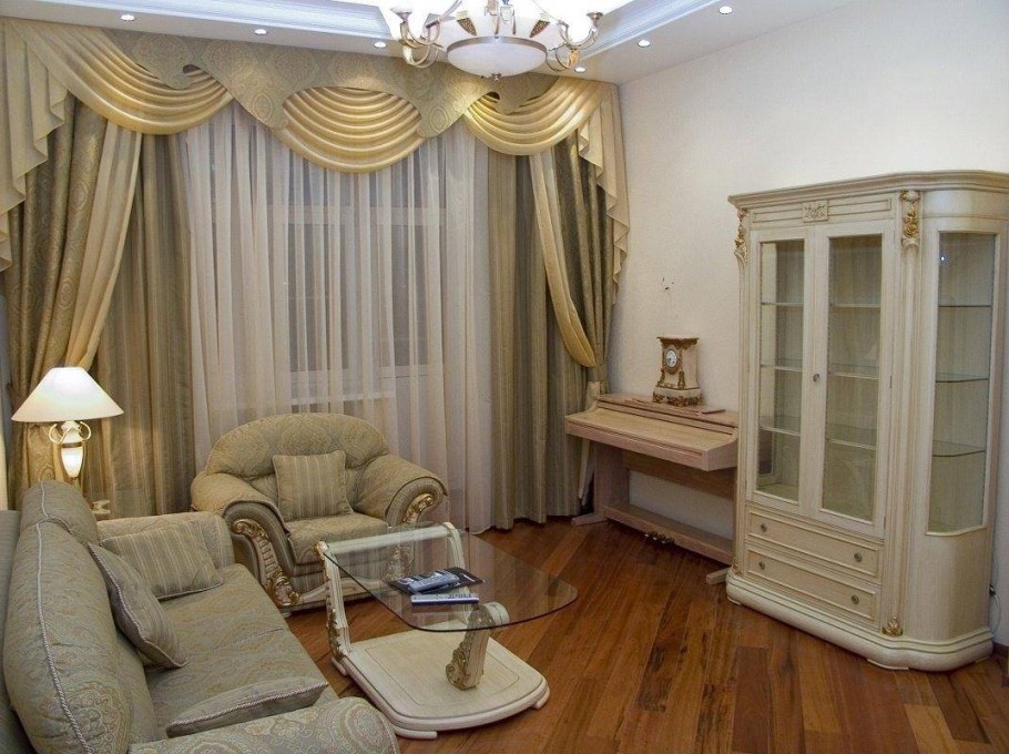 Шторы в гостиную с ламбрекеном в классическом стиле