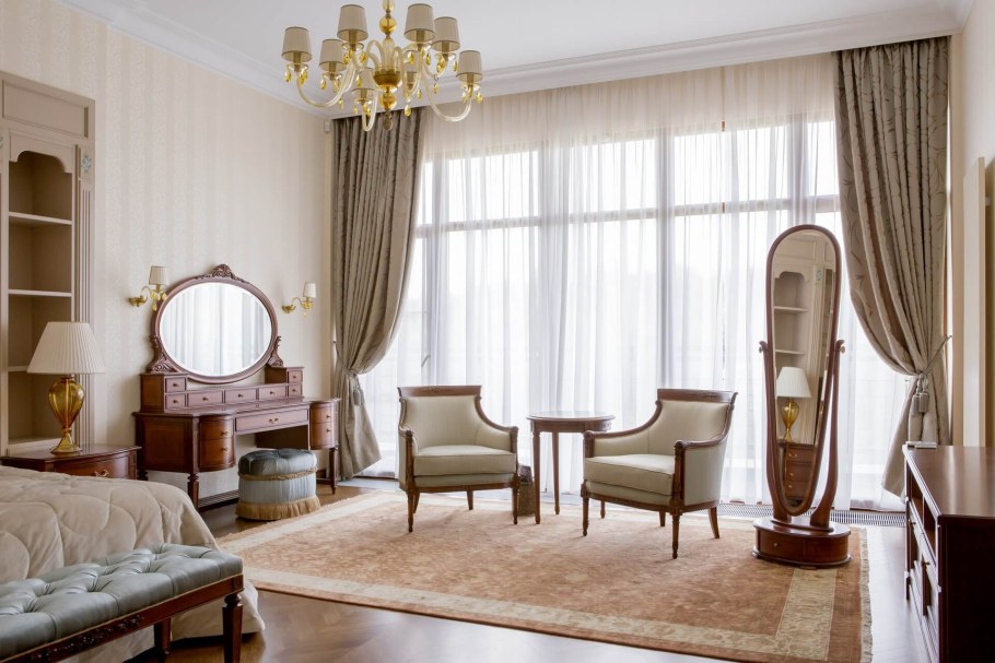 Шторы в спальню в классическом стиле