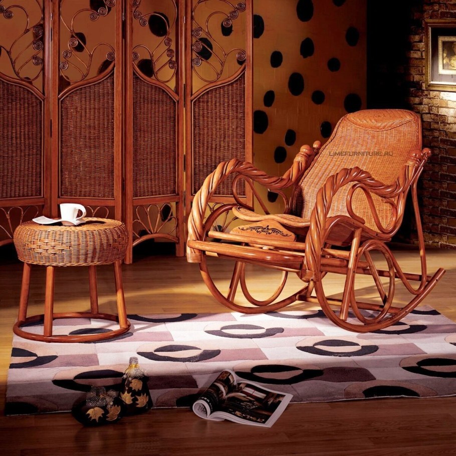Комната с креслом качалкой