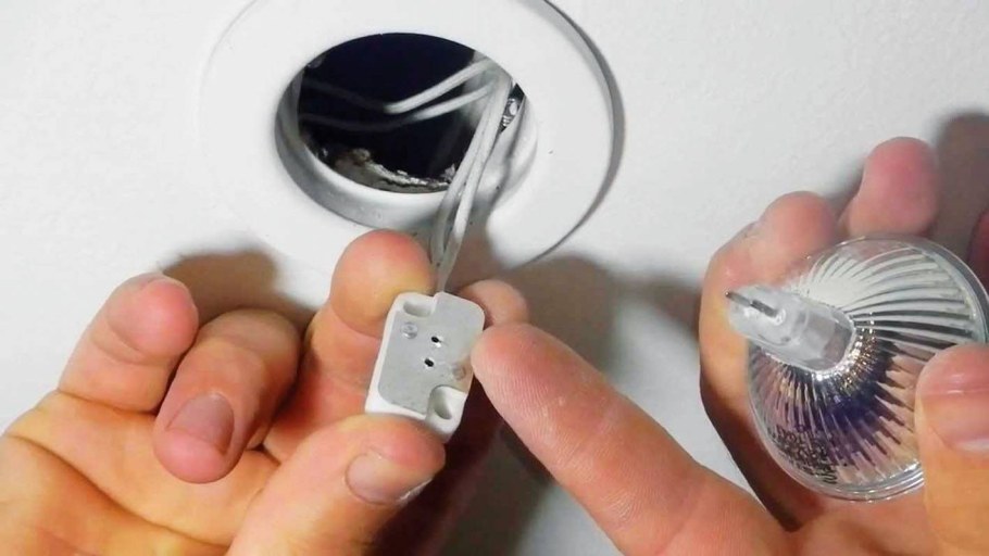 Лампочка для светильника натяжного потолка