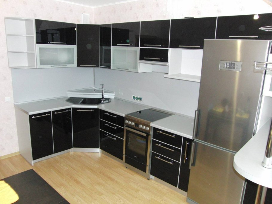 Кухонный гарнитур угловой черный с белым