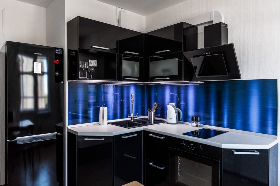 Черный кухонный гарнитур