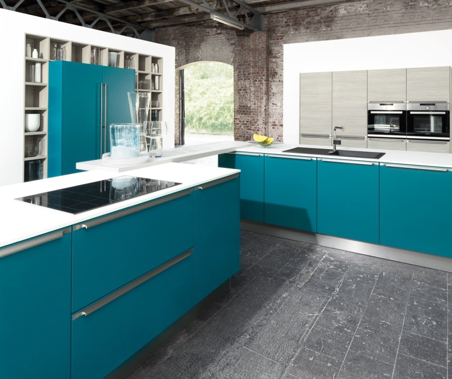 Темно бирюзовая кухня
