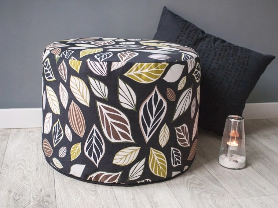 Пуфик из пластиковыйбутылок