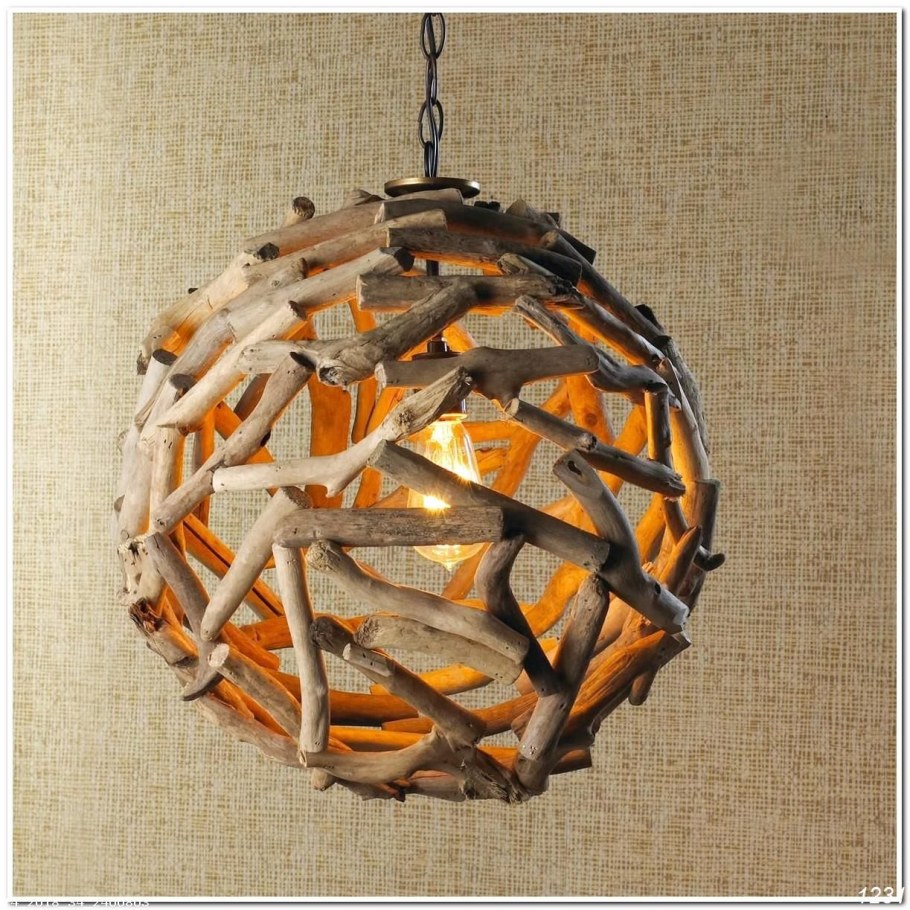 Плафон из веток