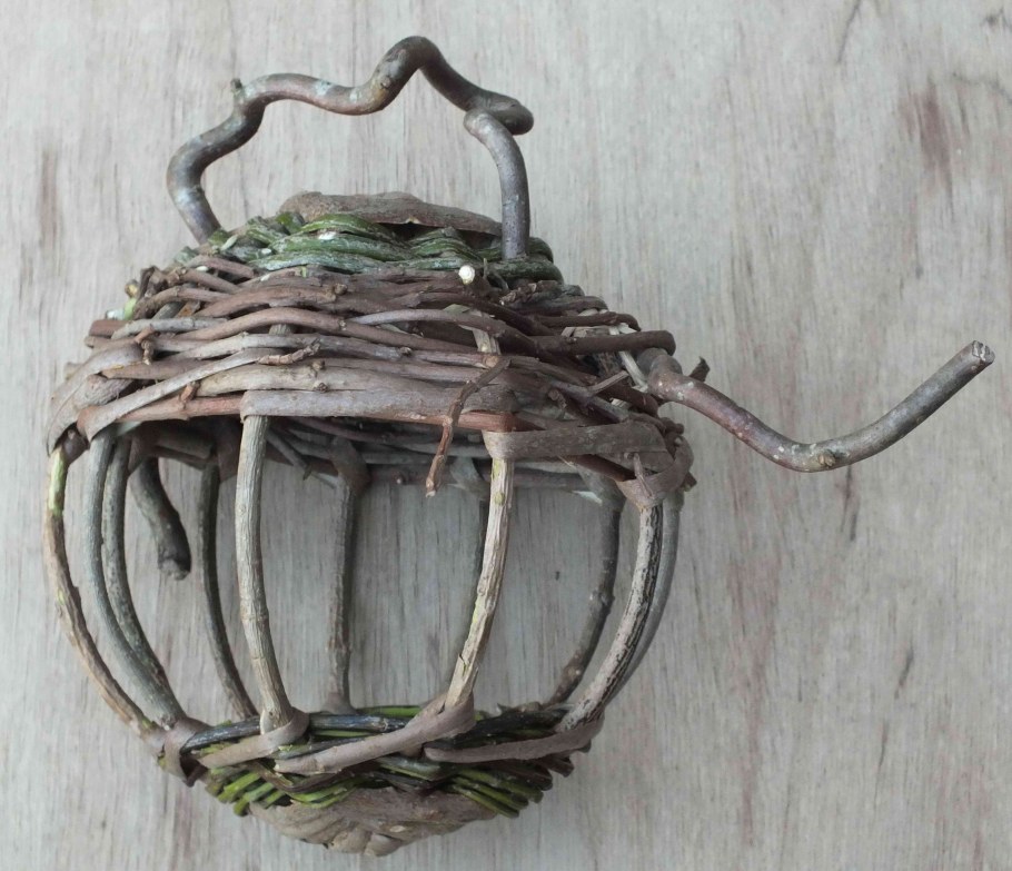 Плетение из виноградной лозы