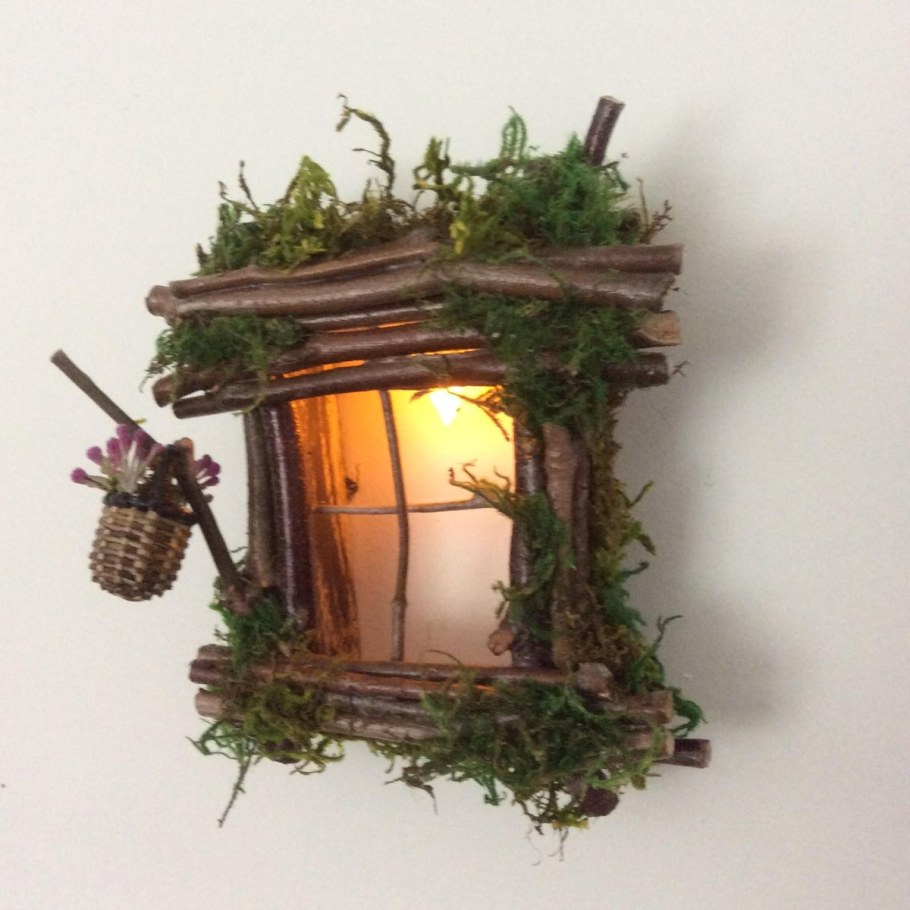 Домик из прутиков